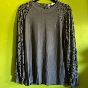NWT Miholl Gray Henley With Long Lace Sleeves Size XL